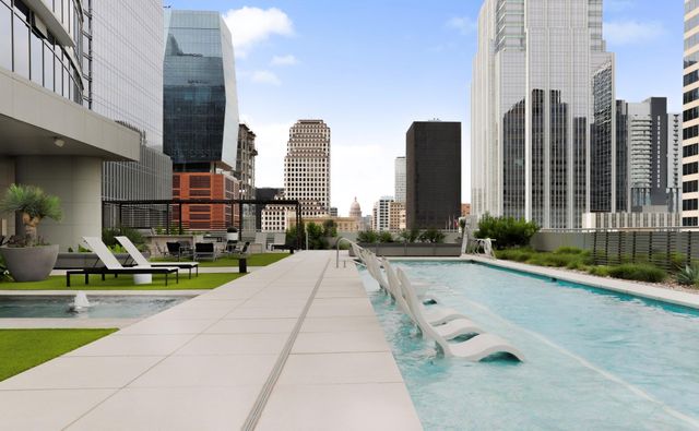 200 Congress Ave 33BB, Austin, TX 78701