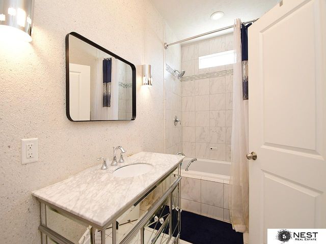 7615 Greycliff Drive, Lincoln, NE 68516