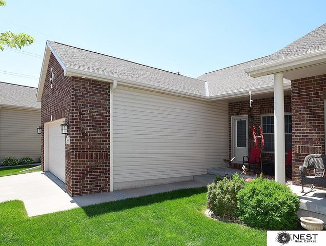 7615 Greycliff Drive, Lincoln, NE 68516