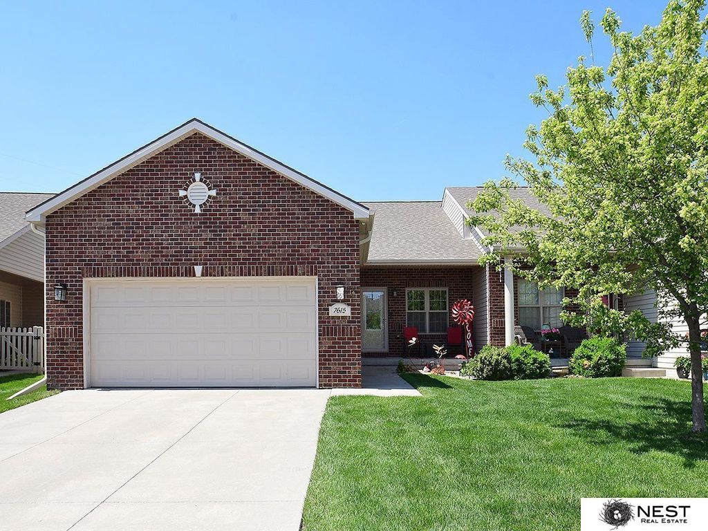 7615 Greycliff Drive, Lincoln, NE 68516