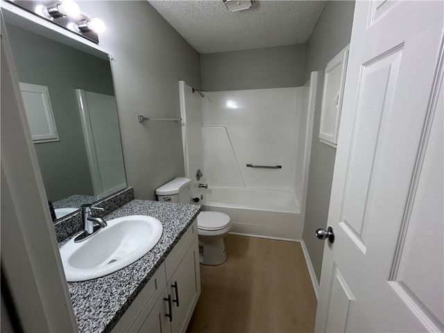 1379 E Sequoyah Court, Fayetteville, AR 72701