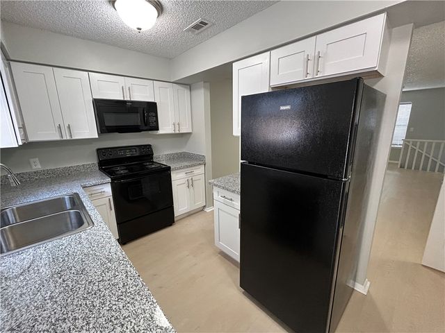 1379 E Sequoyah Court, Fayetteville, AR 72701