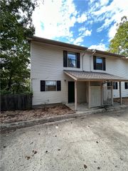 1379 E Sequoyah Court, Fayetteville, AR 72701