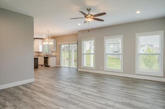 2906 Shirley Close Road, Washington, MO 63090