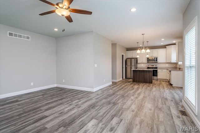 2906 Shirley Close Road, Washington, MO 63090