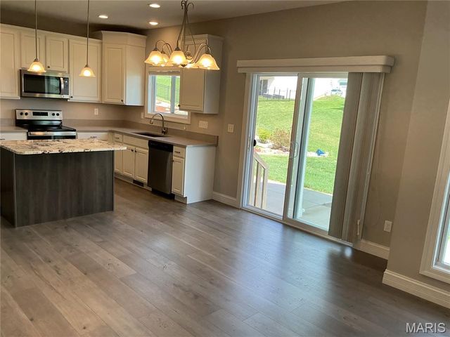 2906 Shirley Close Road, Washington, MO 63090
