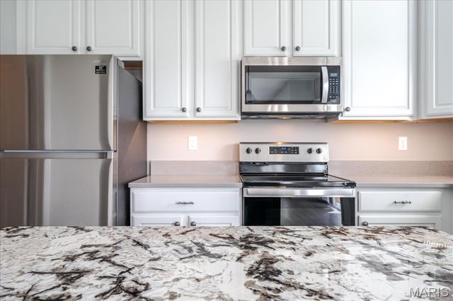 2906 Shirley Close Road, Washington, MO 63090