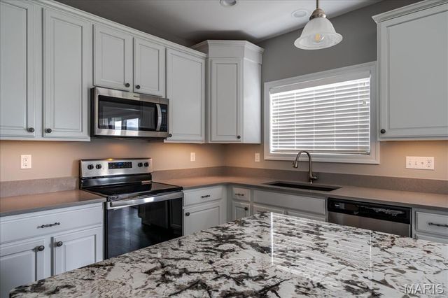 2906 Shirley Close Road, Washington, MO 63090