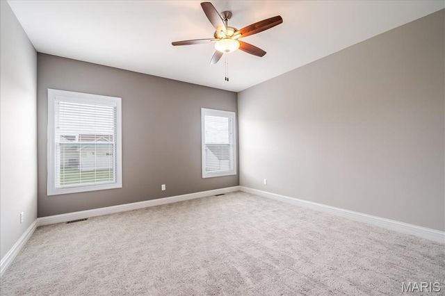 2906 Shirley Close Road, Washington, MO 63090