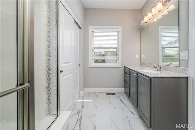 2906 Shirley Close Road, Washington, MO 63090