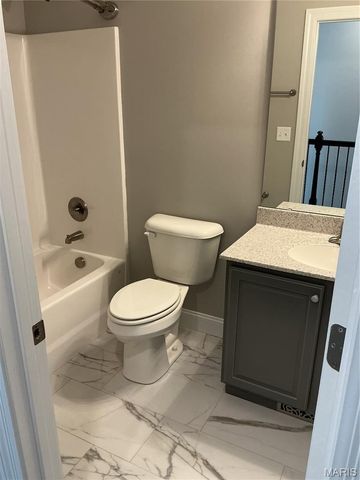 2906 Shirley Close Road, Washington, MO 63090