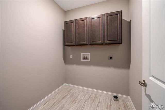 2906 Shirley Close Road, Washington, MO 63090