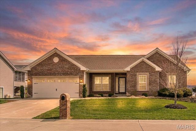 2906 Shirley Close Road, Washington, MO 63090