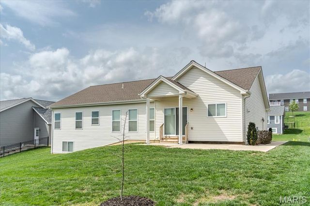 2906 Shirley Close Road, Washington, MO 63090