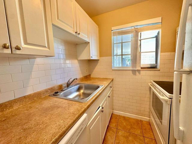 3370 NE 16th Terrace 3, Pompano Beach, FL 33064