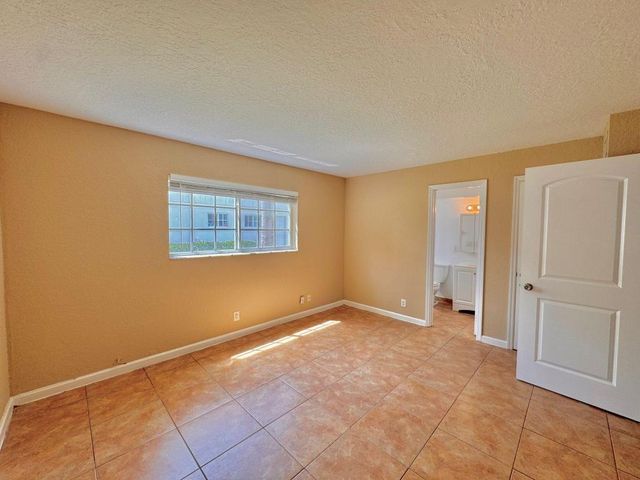3370 NE 16th Terrace 3, Pompano Beach, FL 33064