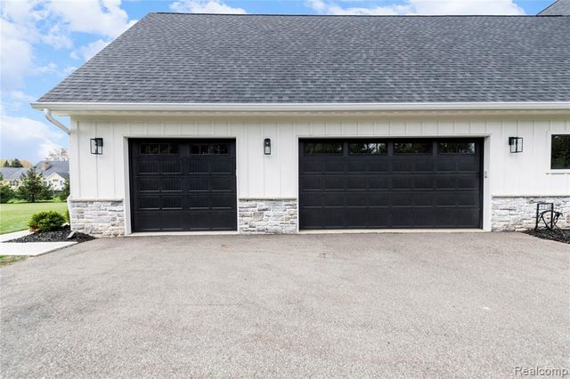 8439 Holcomb Road, Clarkston, MI 48348