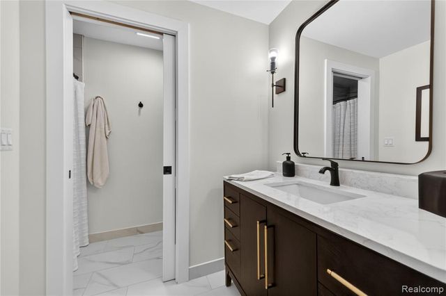 8439 Holcomb Road, Clarkston, MI 48348
