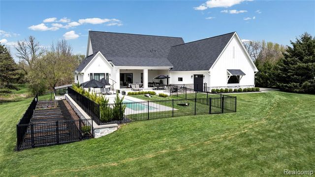 8439 Holcomb Road, Clarkston, MI 48348