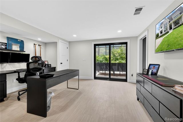 8439 Holcomb Road, Clarkston, MI 48348