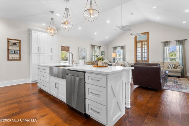 126 Beach View Drive, Pass Christian, MS 39571