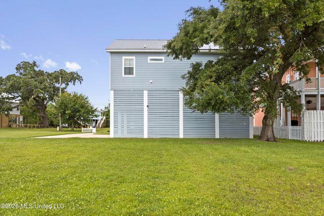 126 Beach View Drive, Pass Christian, MS 39571