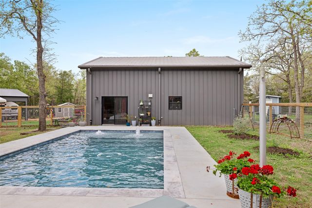 12975 Young Ln LN, Carmine, TX 78322