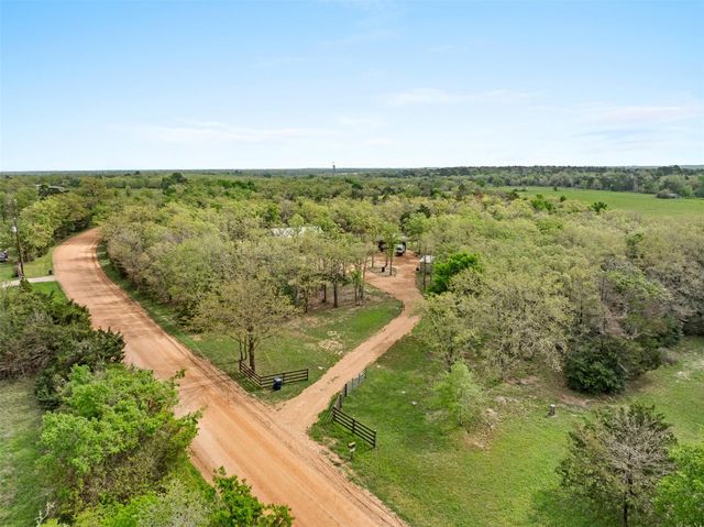 12975 Young Ln LN, Carmine, TX 78322