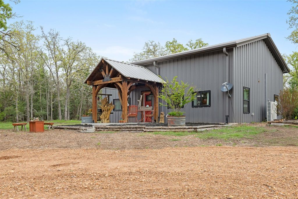 12975 Young Ln LN, Carmine, TX 78322