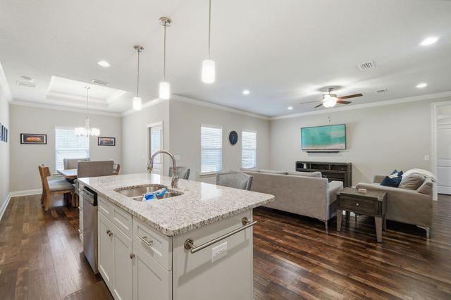 9152 Timber Lane, Navarre, FL 32566