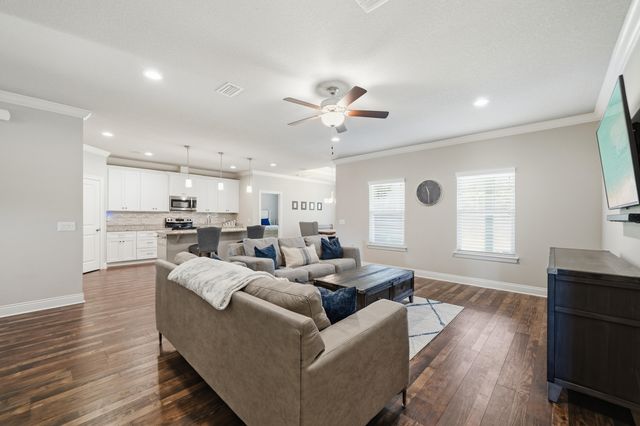 9152 Timber Lane, Navarre, FL 32566