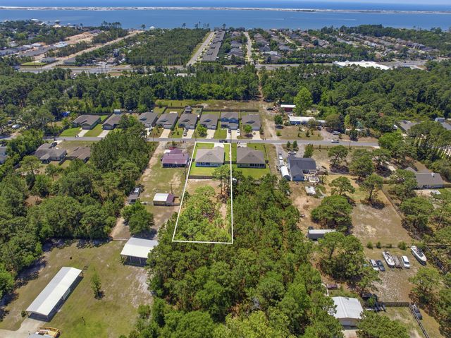 9152 Timber Lane, Navarre, FL 32566