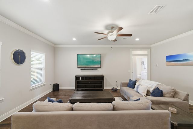 9152 Timber Lane, Navarre, FL 32566