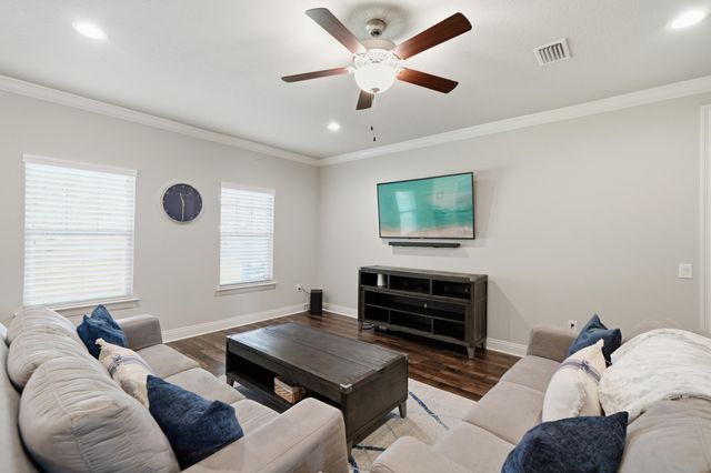 9152 Timber Lane, Navarre, FL 32566