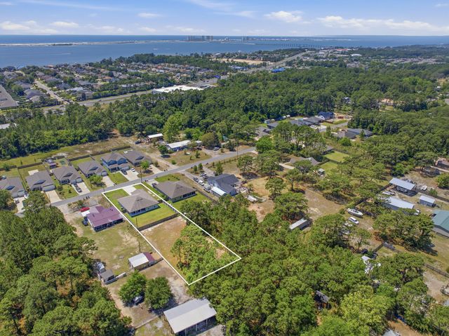 9152 Timber Lane, Navarre, FL 32566