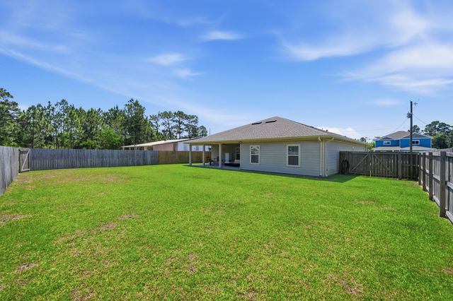 9152 Timber Lane, Navarre, FL 32566