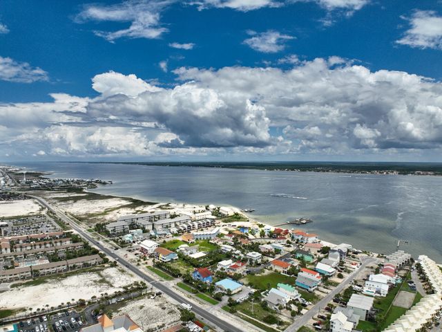9152 Timber Lane, Navarre, FL 32566