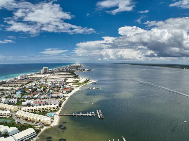 9152 Timber Lane, Navarre, FL 32566