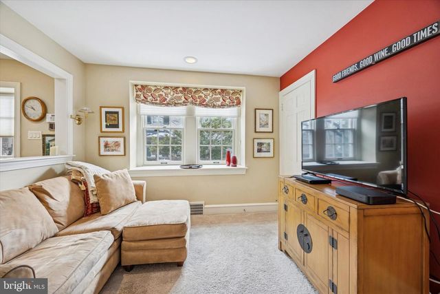 1039 WELLINGTON RD, Jenkintown, PA 19046