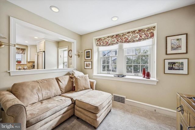 1039 WELLINGTON RD, Jenkintown, PA 19046