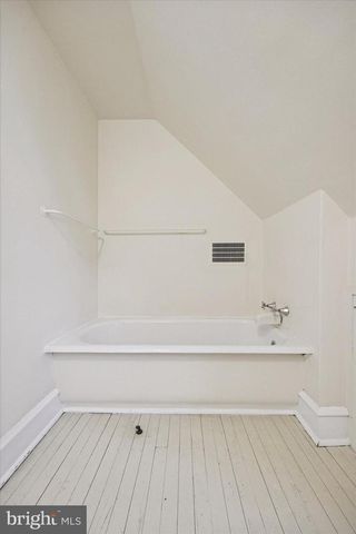 1039 WELLINGTON RD, Jenkintown, PA 19046