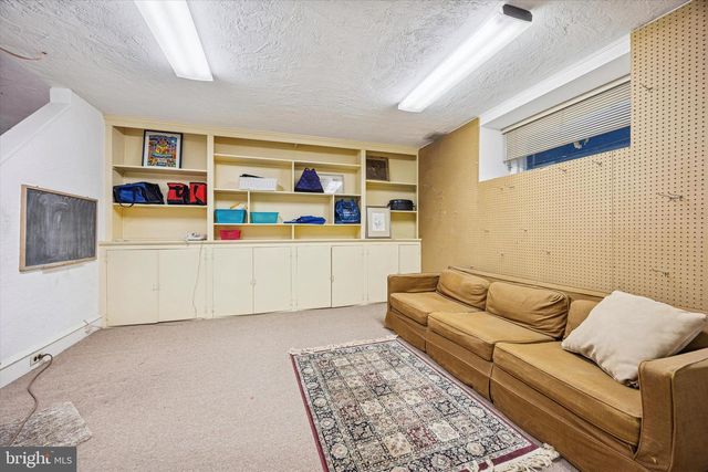 1039 WELLINGTON RD, Jenkintown, PA 19046