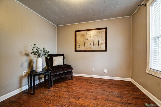 969 Dunreath Street, Wolverine Lake Village, MI 48390