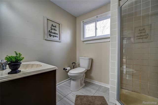 969 Dunreath Street, Wolverine Lake Village, MI 48390