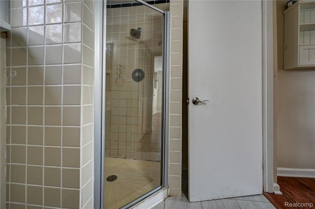 969 Dunreath Street, Wolverine Lake Village, MI 48390