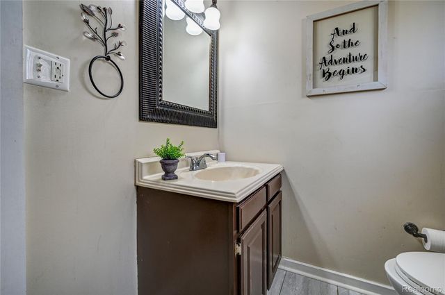 969 Dunreath Street, Wolverine Lake Village, MI 48390