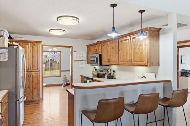 3910 S Hillsdale Avenue, Springfield, MO 65807