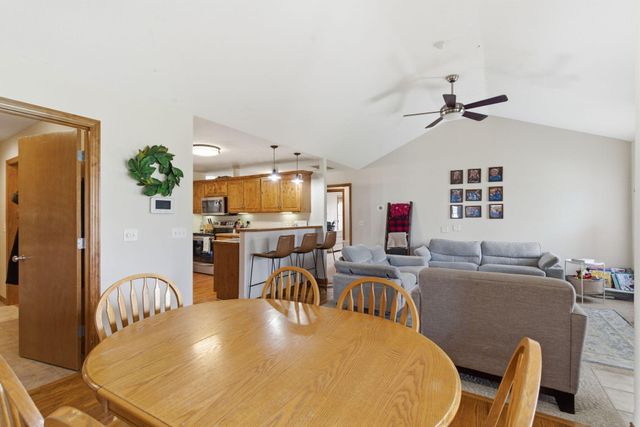 3910 S Hillsdale Avenue, Springfield, MO 65807