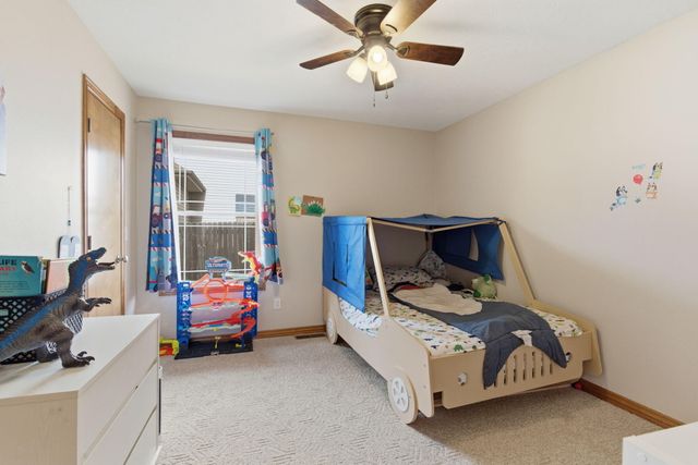 3910 S Hillsdale Avenue, Springfield, MO 65807