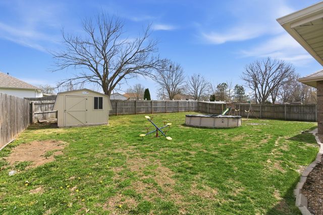 3910 S Hillsdale Avenue, Springfield, MO 65807